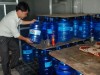 Hà Nội: Hàng loạt cơ sở sản xuất nước uống đóng chai không đạt chuẩn